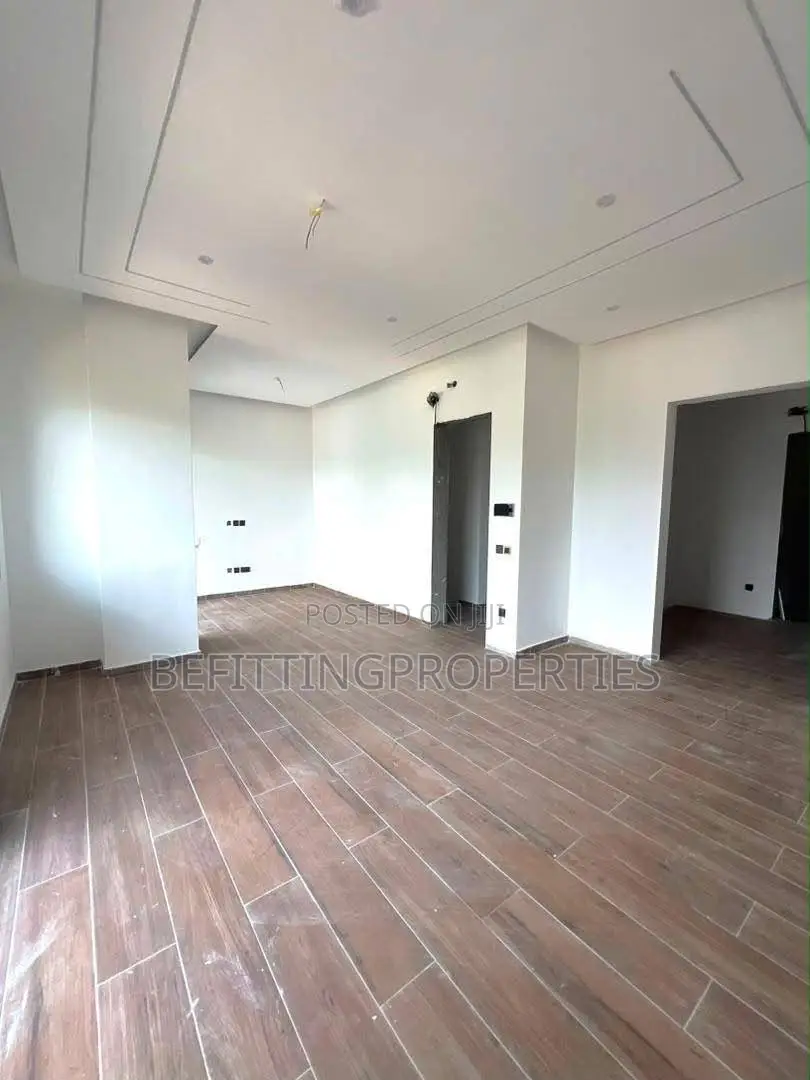 5bdrm House in Banana Island for sale in Banana Island
