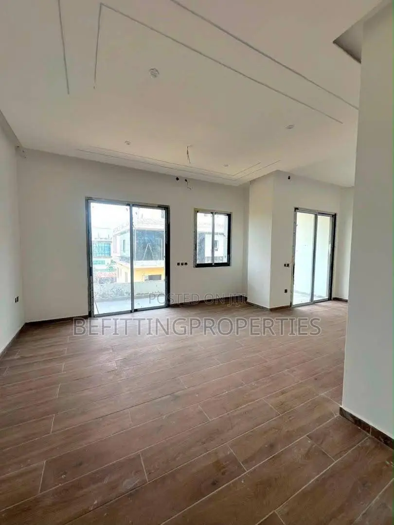 5bdrm House in Banana Island for sale in Banana Island