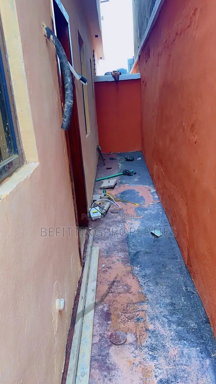 4bdrm House in Omole Phase 2 for sale in Omole Phase 2