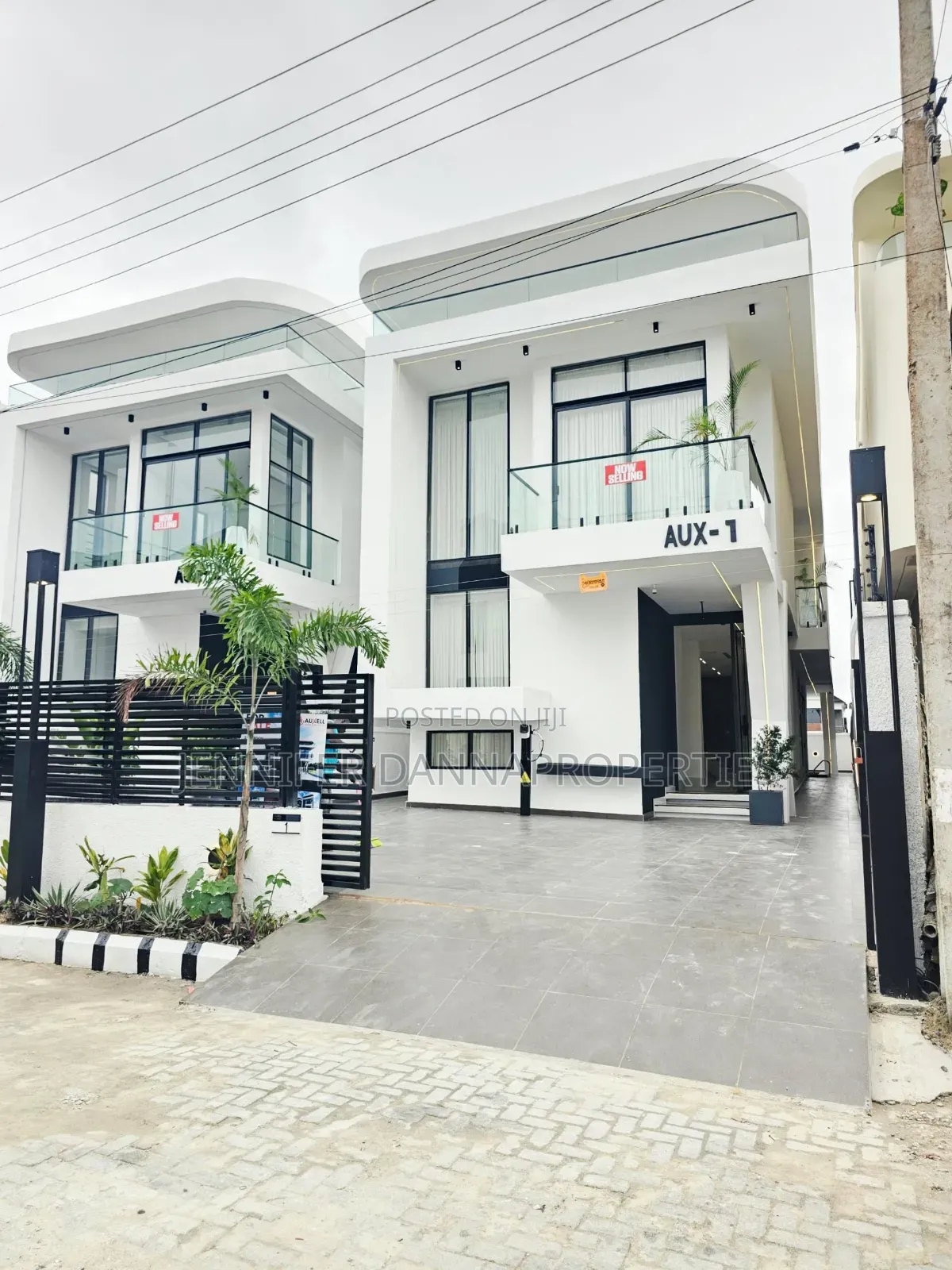 5bdrm Duplex in Royal Pine Estate, Lekki Phase 2 for sale in Lekki Phase 2