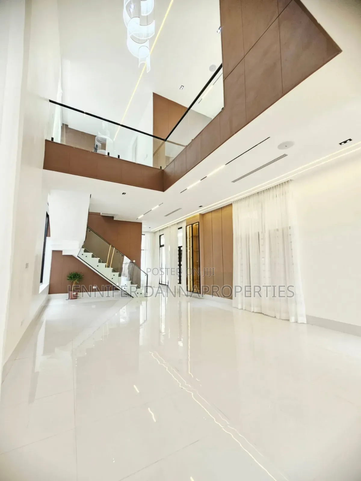 5bdrm Duplex in Royal Pine Estate, Lekki Phase 2 for sale in Lekki Phase 2