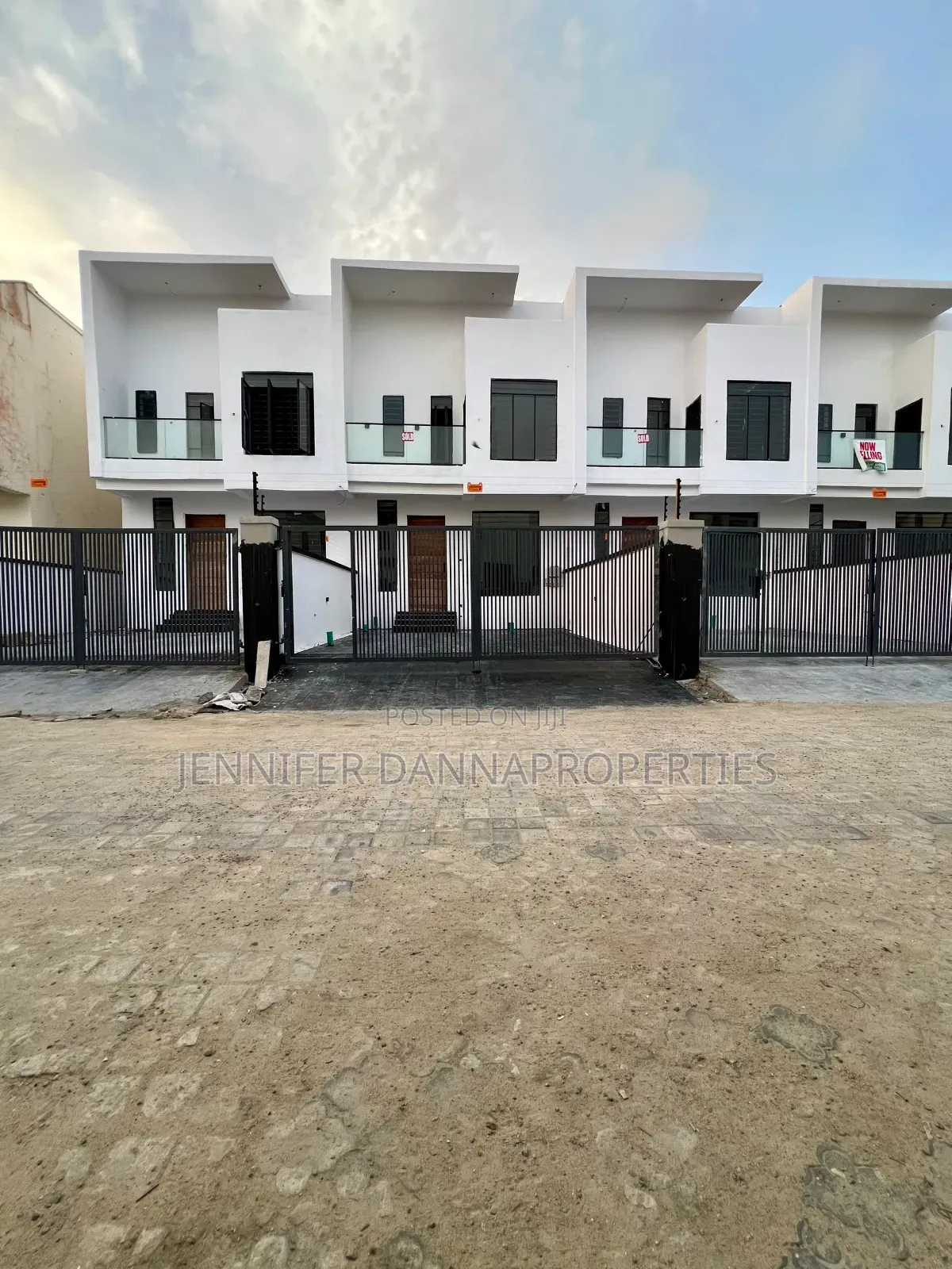 4bdrm Townhouse/Terrace in Ikota for sale in Ikota