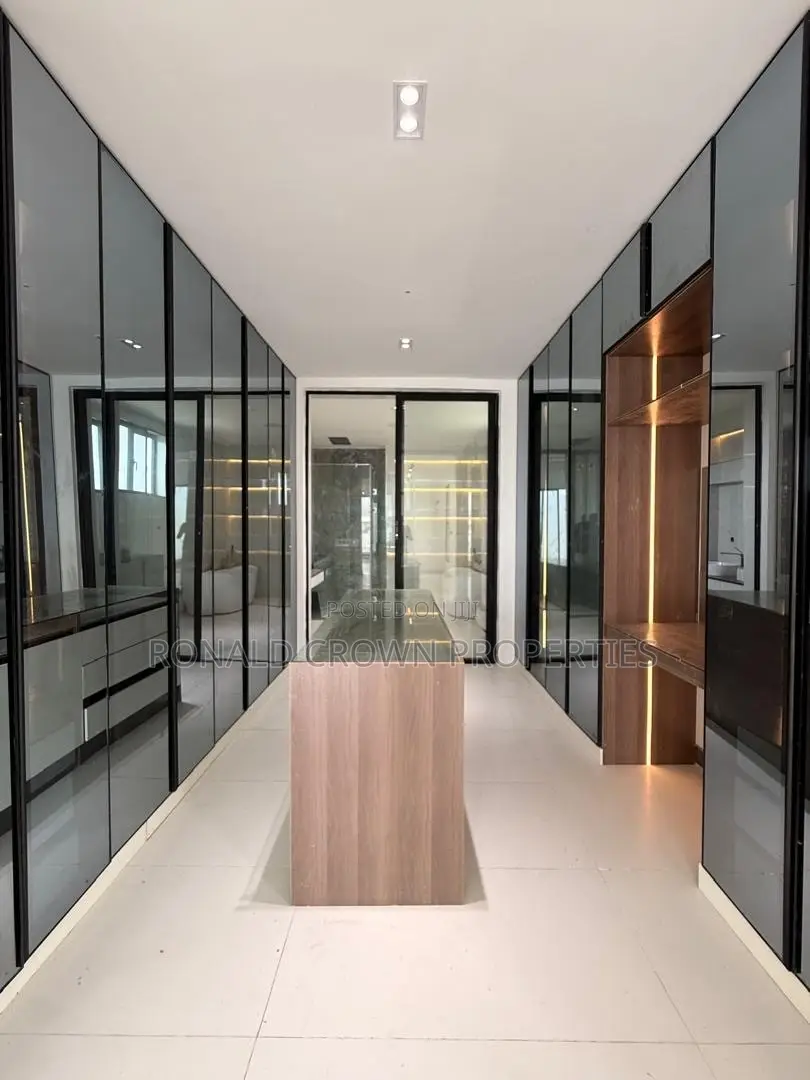 5bdrm Duplex in Ikate for sale in Ikate