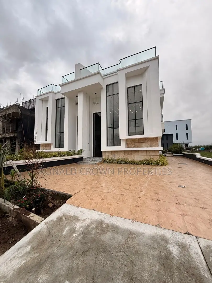 5bdrm Duplex in Ikate for sale in Ikate