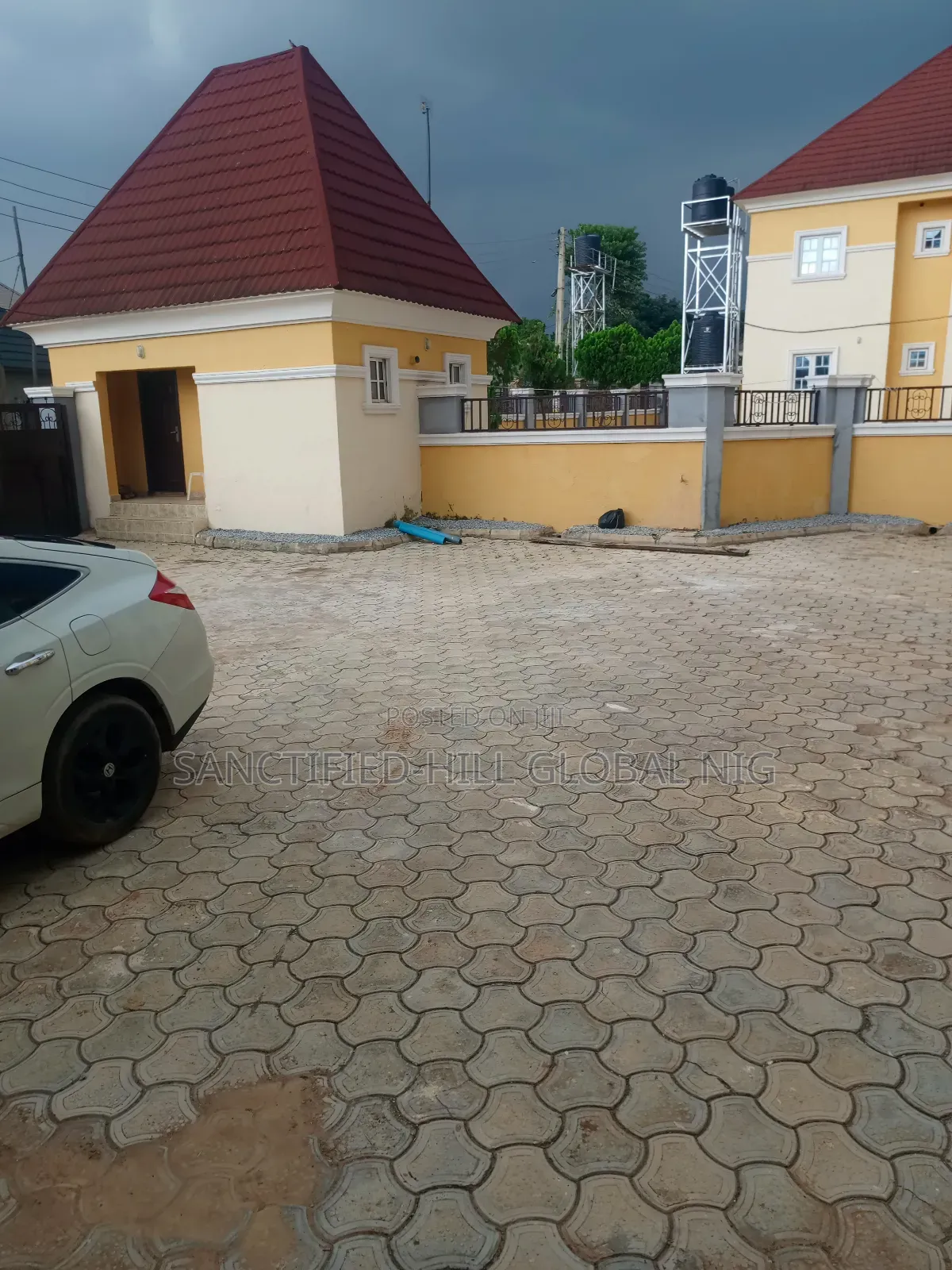 2bdrm Block of Flats in Avis Water, Karu for rent in Karu