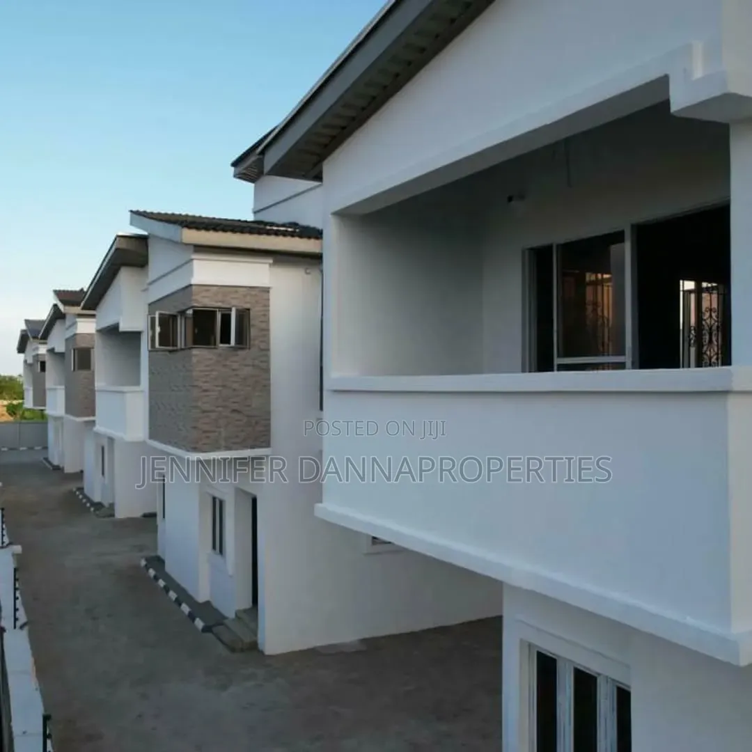 4bdrm Duplex in Abijo for sale in Abijo