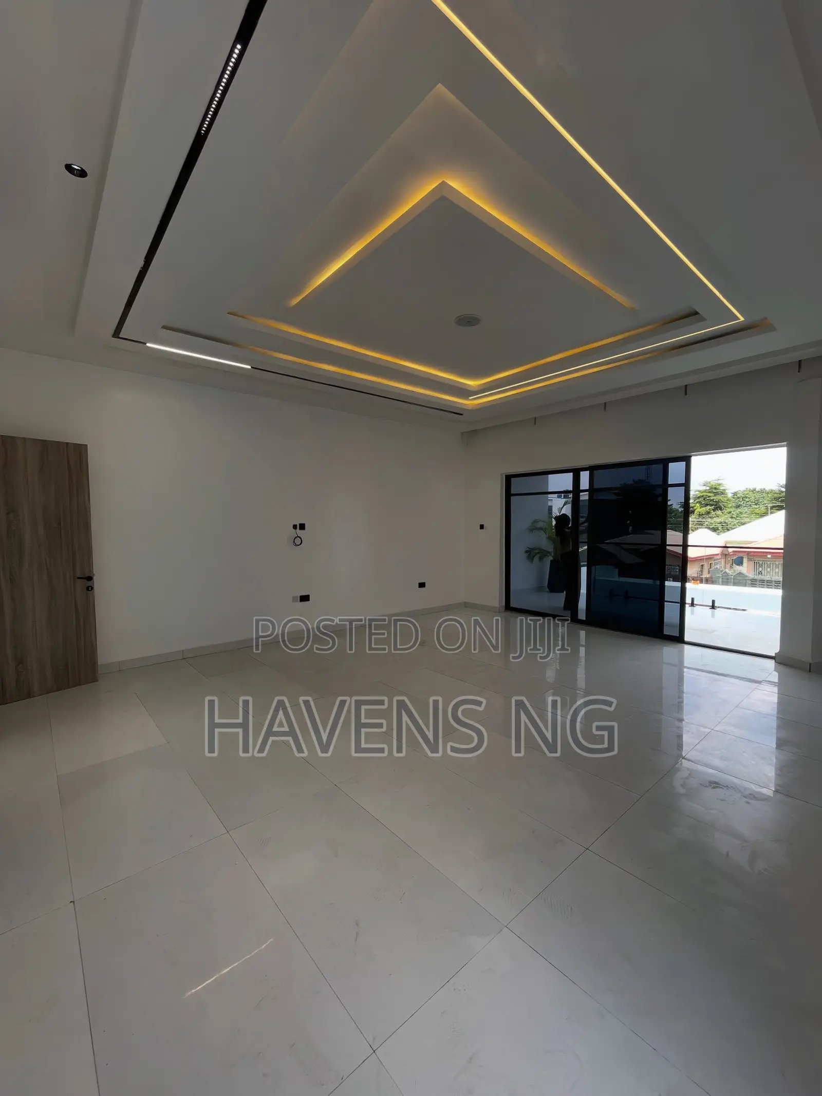 5bdrm Duplex in Life Camp for sale in Life Camp