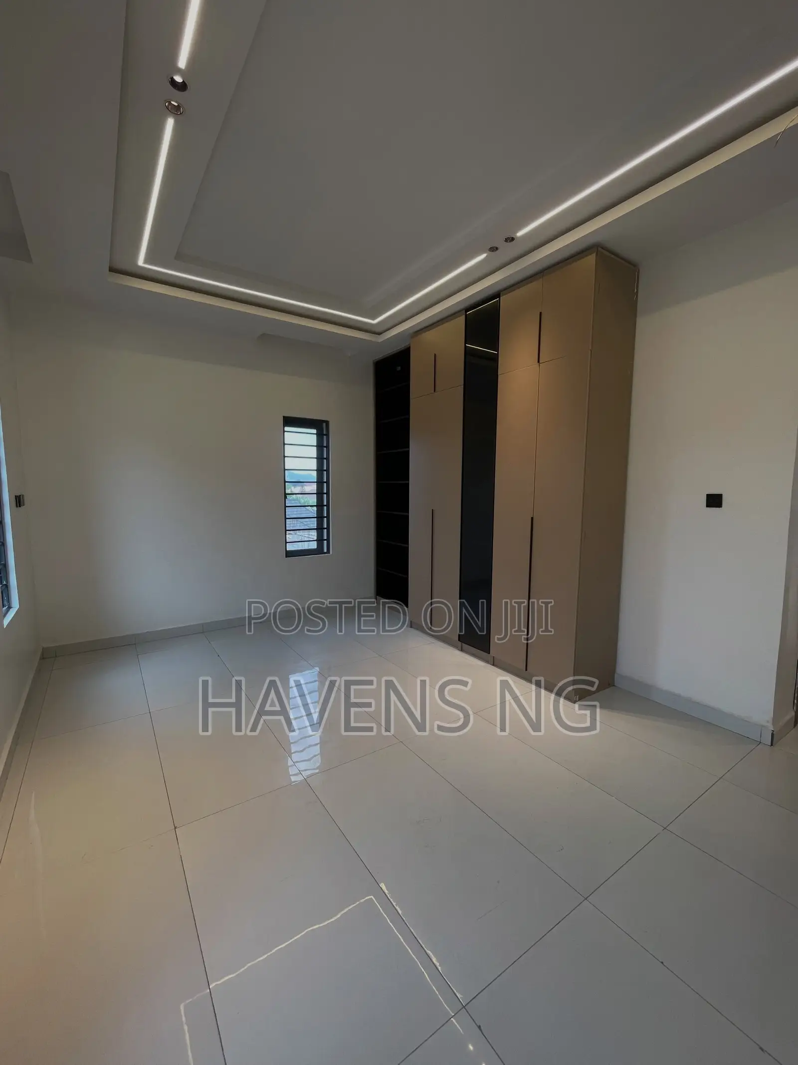 5bdrm Duplex in Life Camp for sale in Life Camp