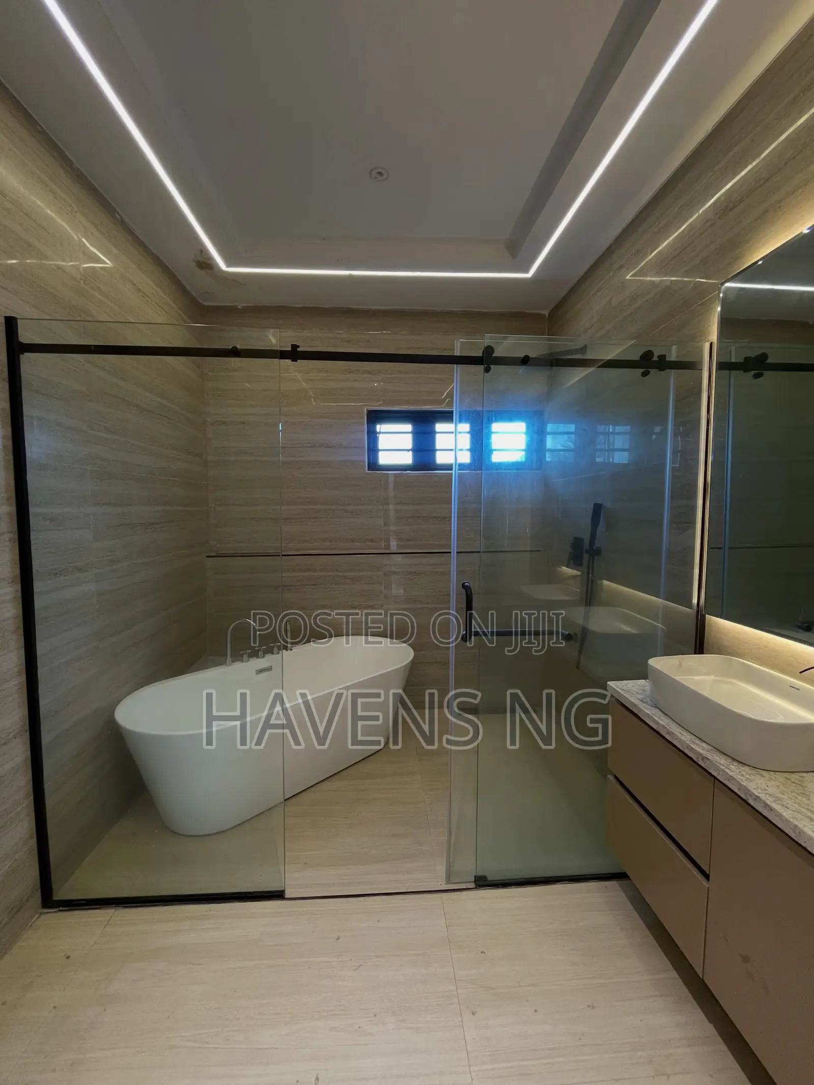 5bdrm Duplex in Life Camp for sale in Life Camp