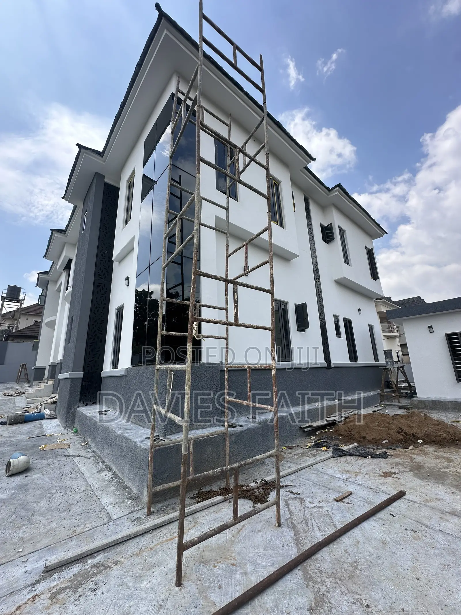 2bdrm Block of Flats in 64 Crescent, Gwarinpa for rent in Gwarinpa