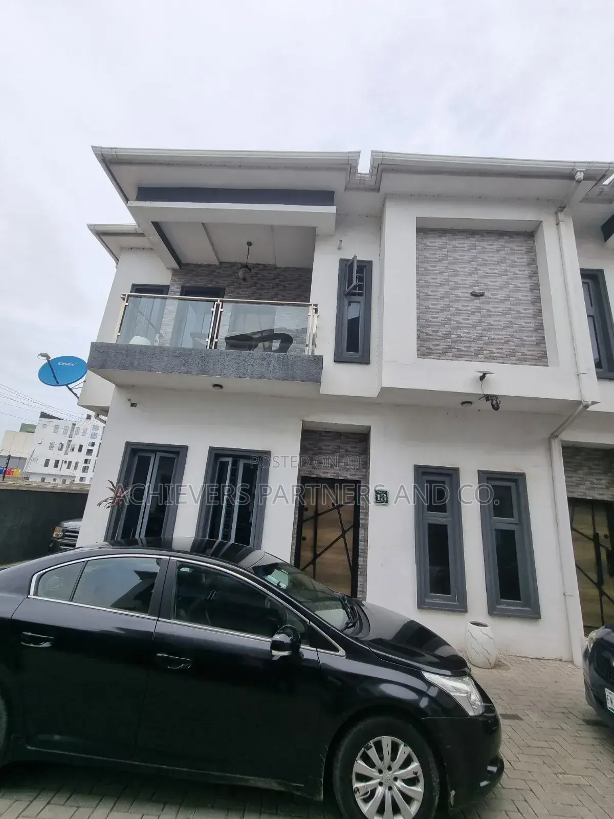 5bdrm Duplex in Eros Court Ii, Agungi for sale in Agungi