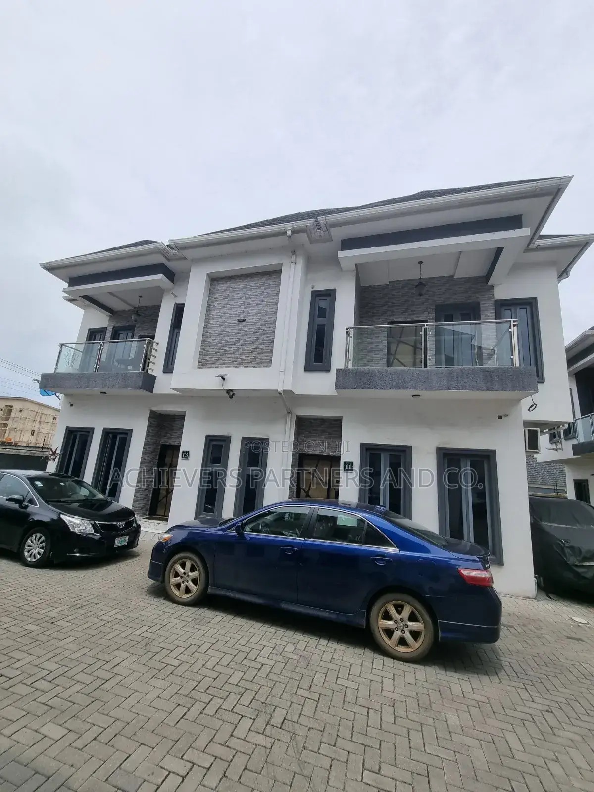 5bdrm Duplex in Eros Court Ii, Agungi for sale in Agungi
