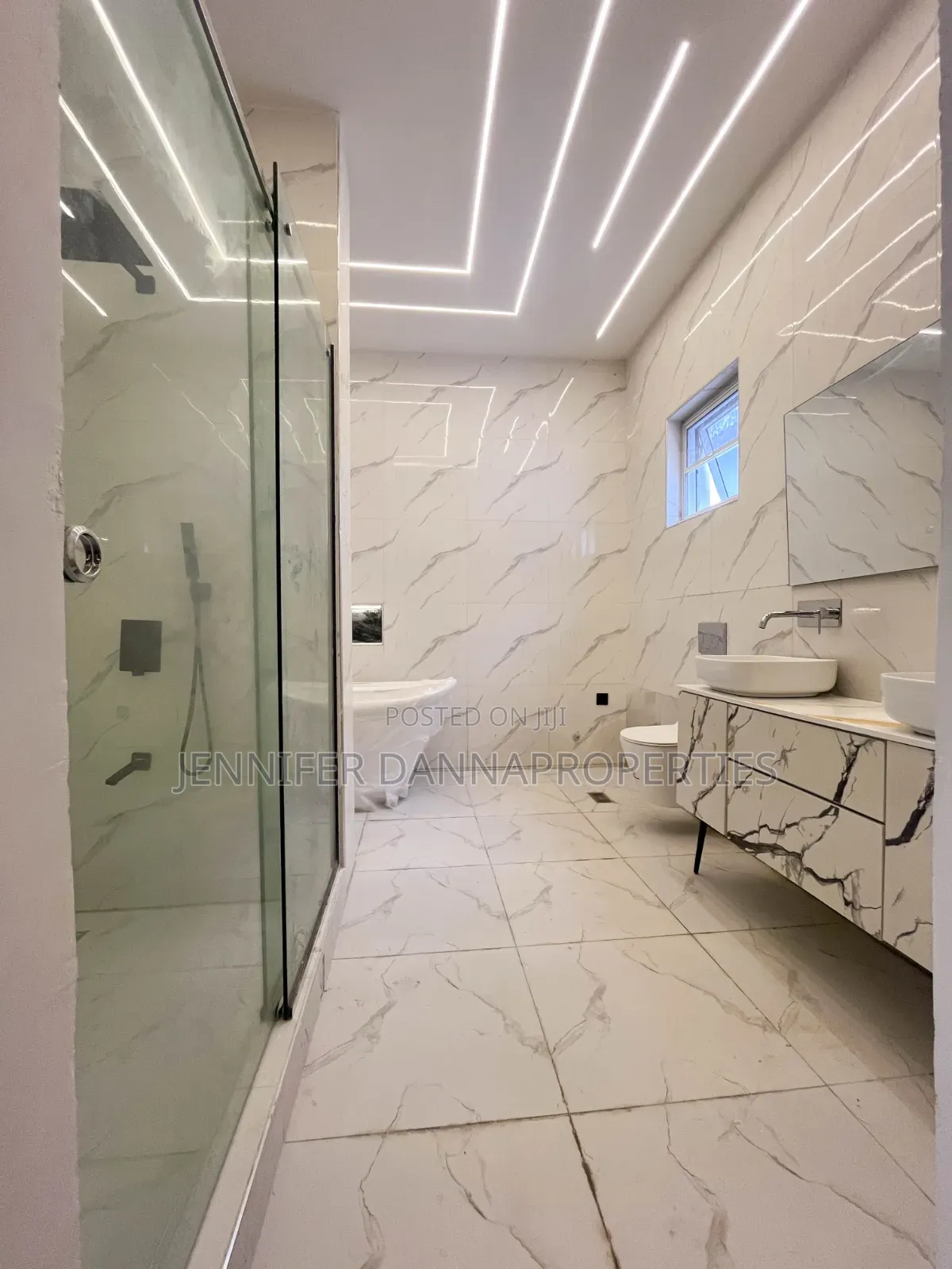 5bdrm Duplex in Ogombo for sale in Ogombo