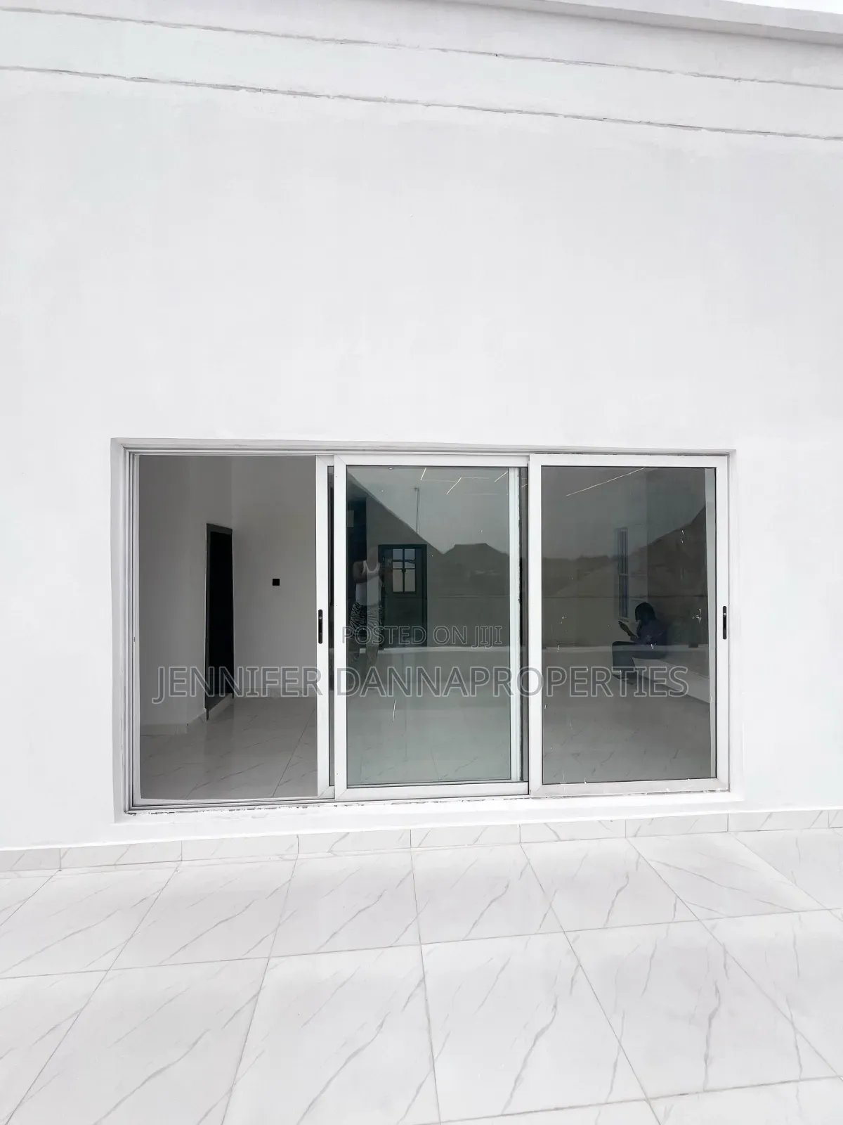 5bdrm Duplex in Ogombo for sale in Ogombo