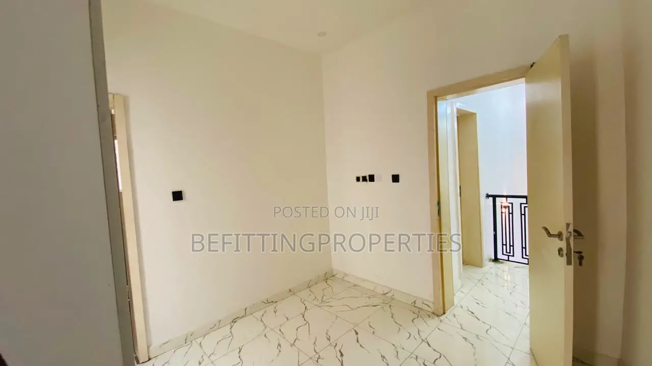 Furnished 4bdrm Duplex in Lekki for sale in Lekki