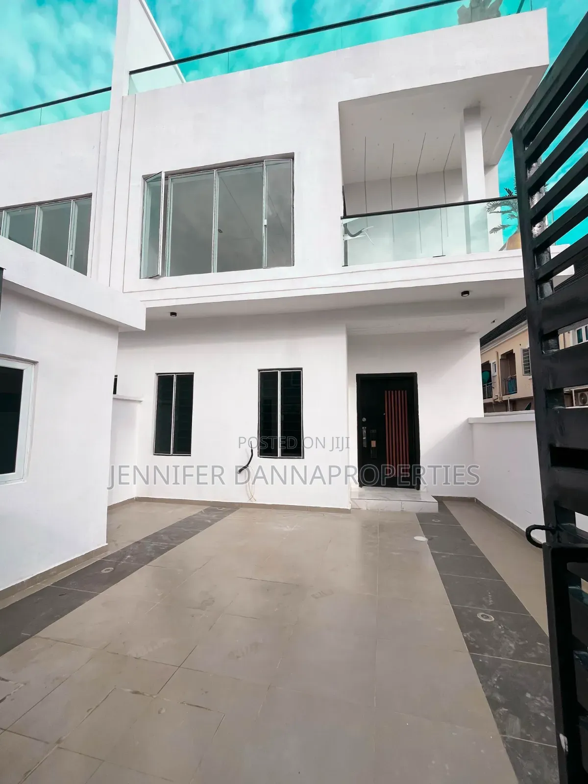 5bdrm Duplex in Ogombo for sale in Ogombo