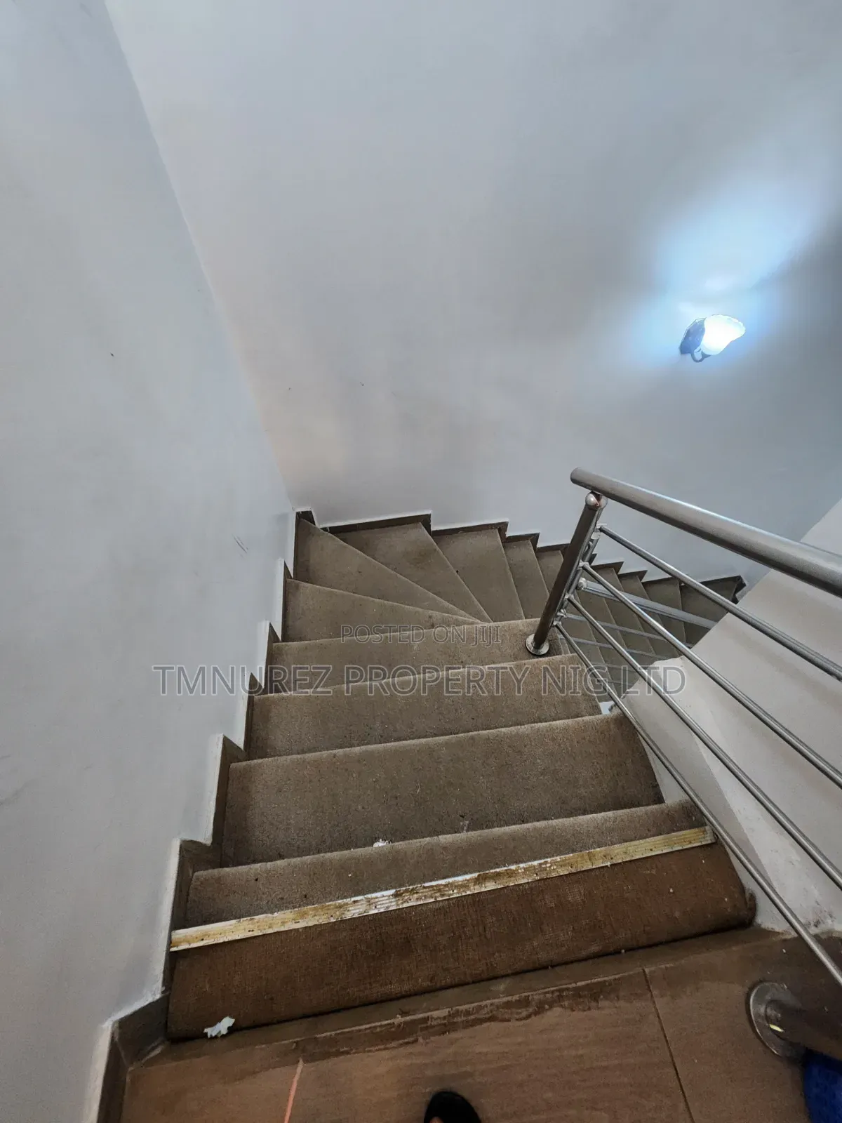 4bdrm Duplex in Chevron for rent in Chevron