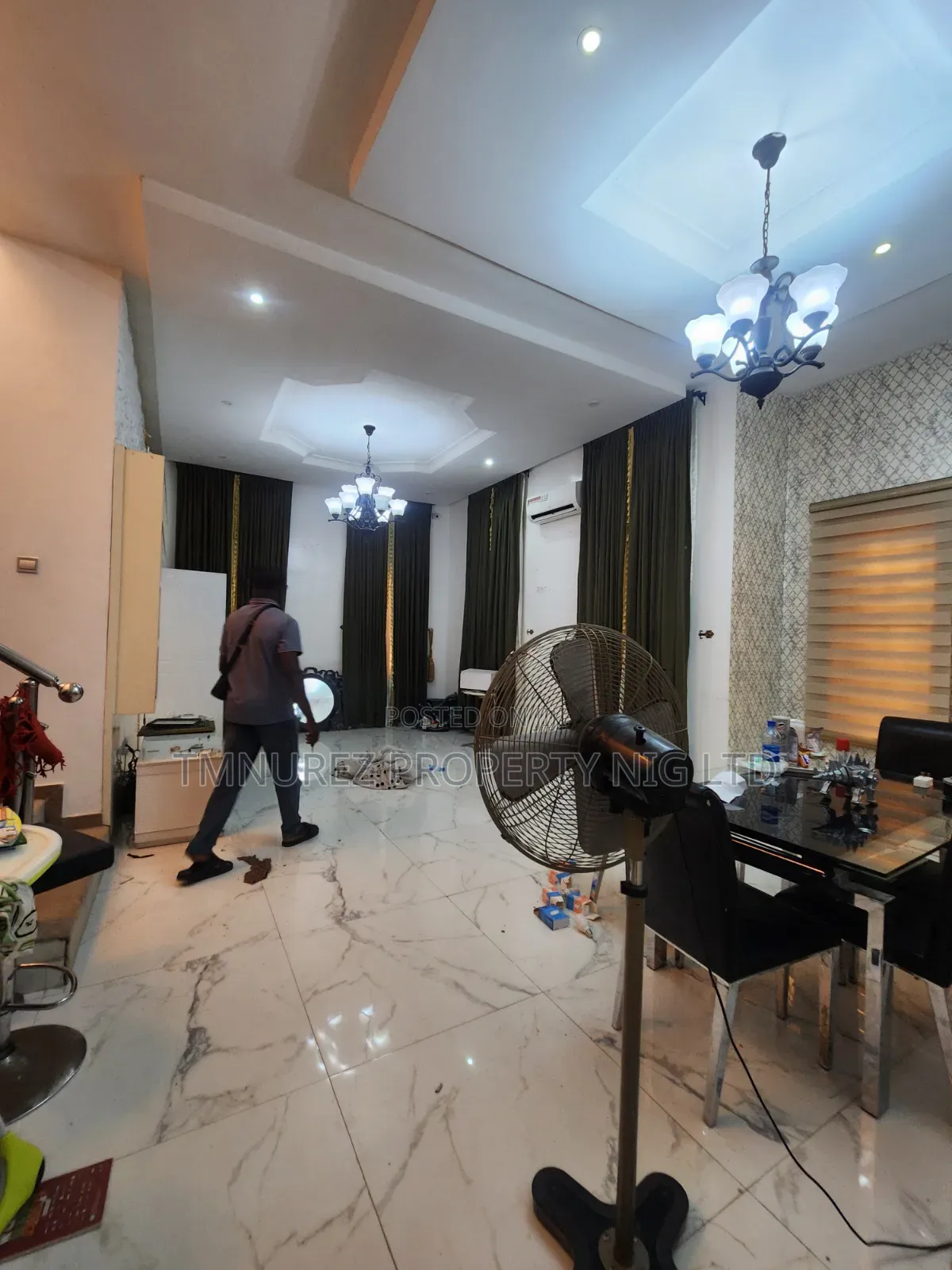 4bdrm Duplex in Chevron for rent in Chevron