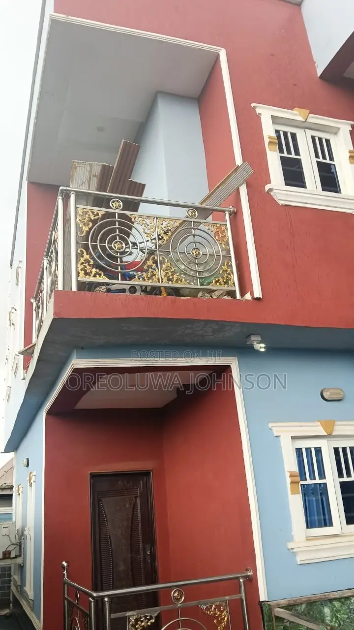 4bdrm Block of Flats in Obafemi-Owode for sale in Obafemi-Owode