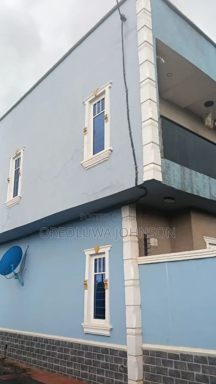 4bdrm Block of Flats in Obafemi-Owode for sale in Obafemi-Owode