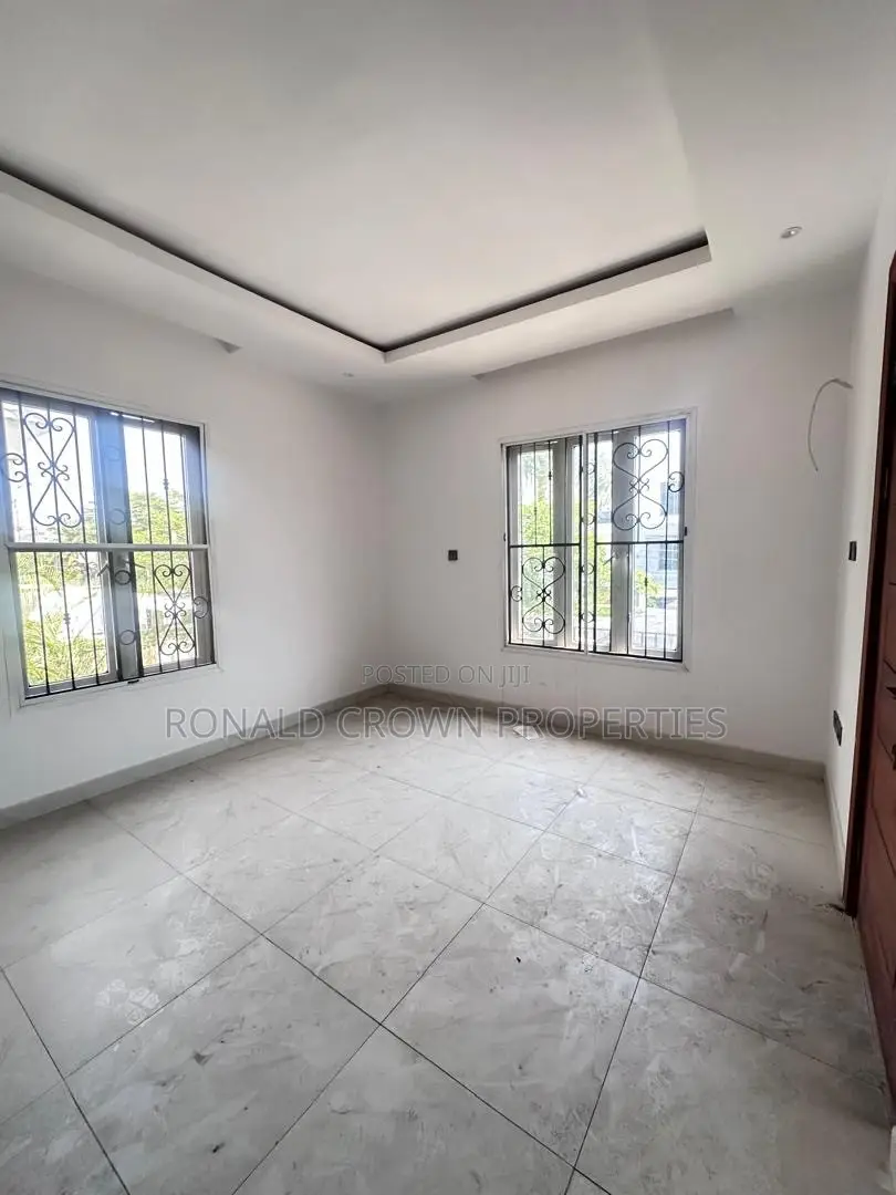 4bdrm Maisonette in Victoria Island for sale in Victoria Island