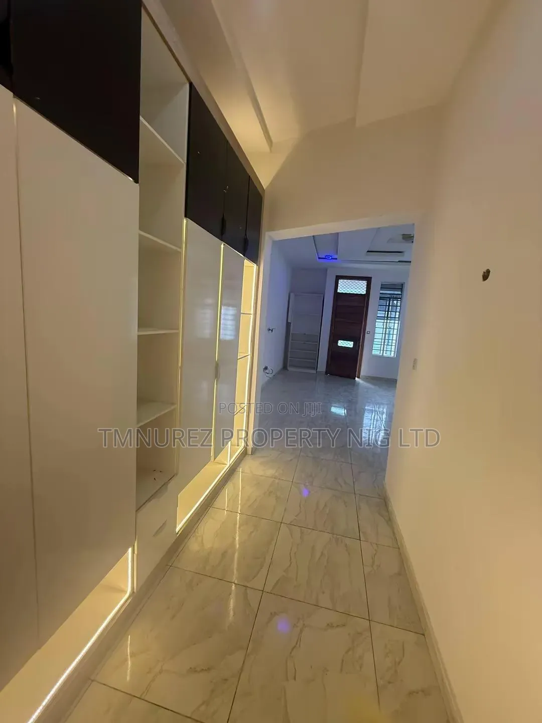 Studio Apartment in Chevron for rent in Chevron