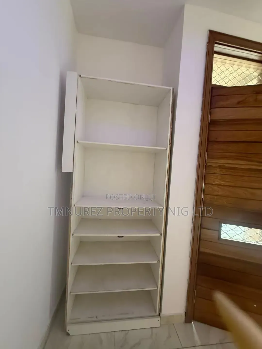 Studio Apartment in Chevron for rent in Chevron