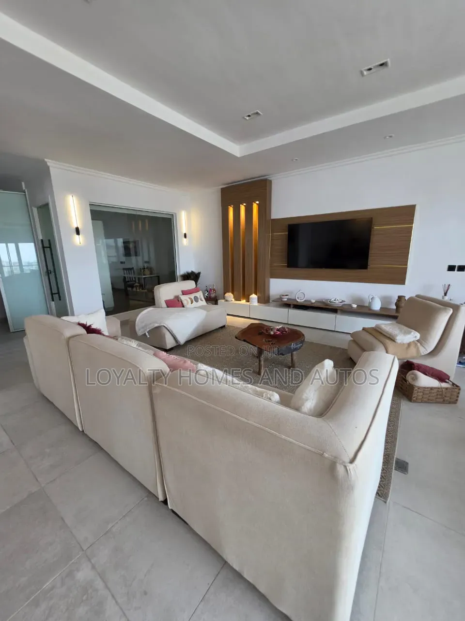 3bdrm House in Mojisola Onikoyi, Banana Island for sale in Banana Island