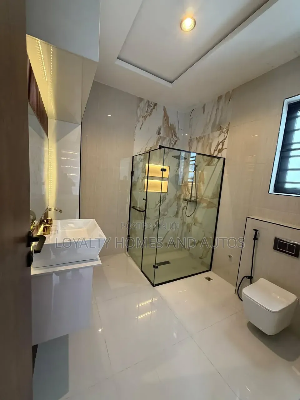5bdrm Duplex in Adeniyi Jones for sale in Adeniyi Jones