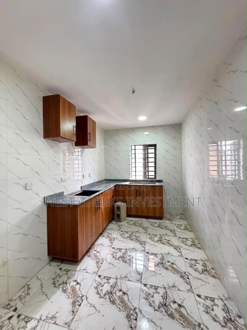 2bdrm Apartment in Surulere for sale in Surulere