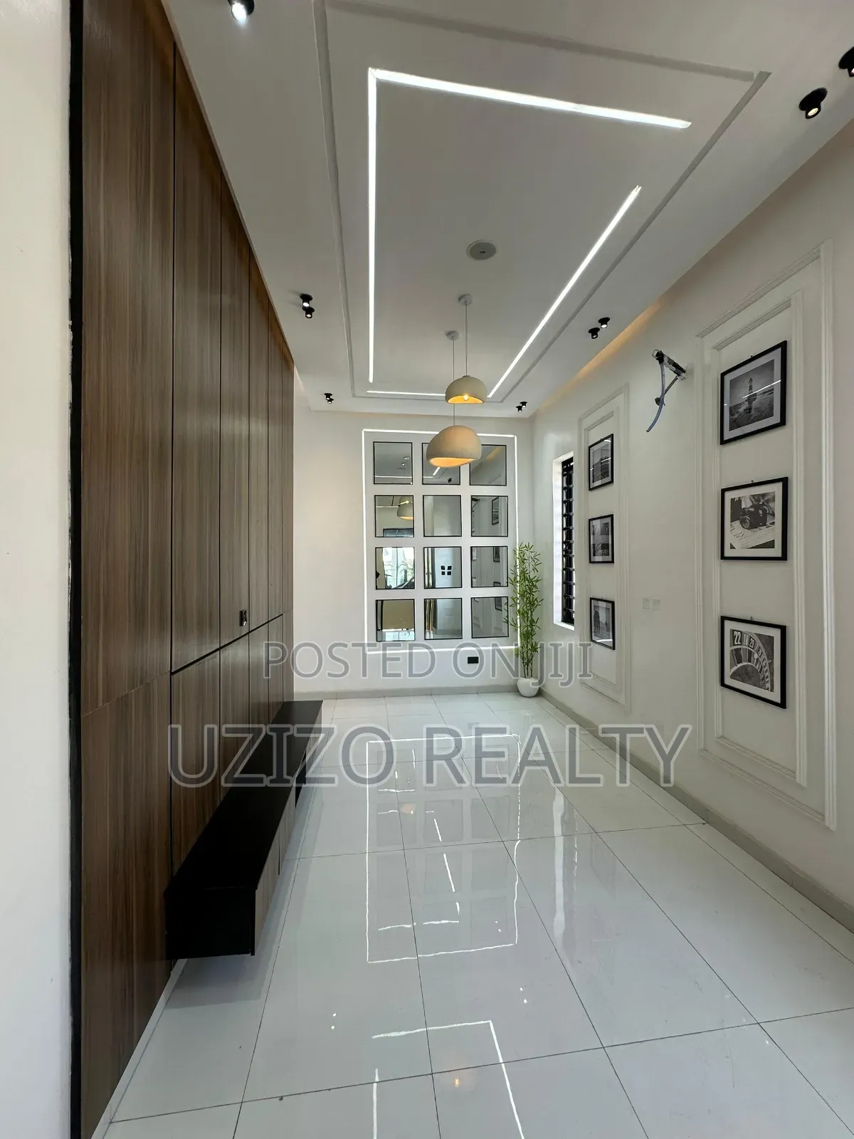 5bdrm Duplex in Ikota for sale in Ikota