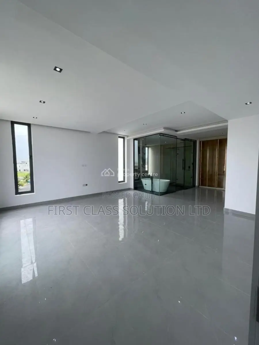 5bdrm Duplex in Ikate for sale in Ikate