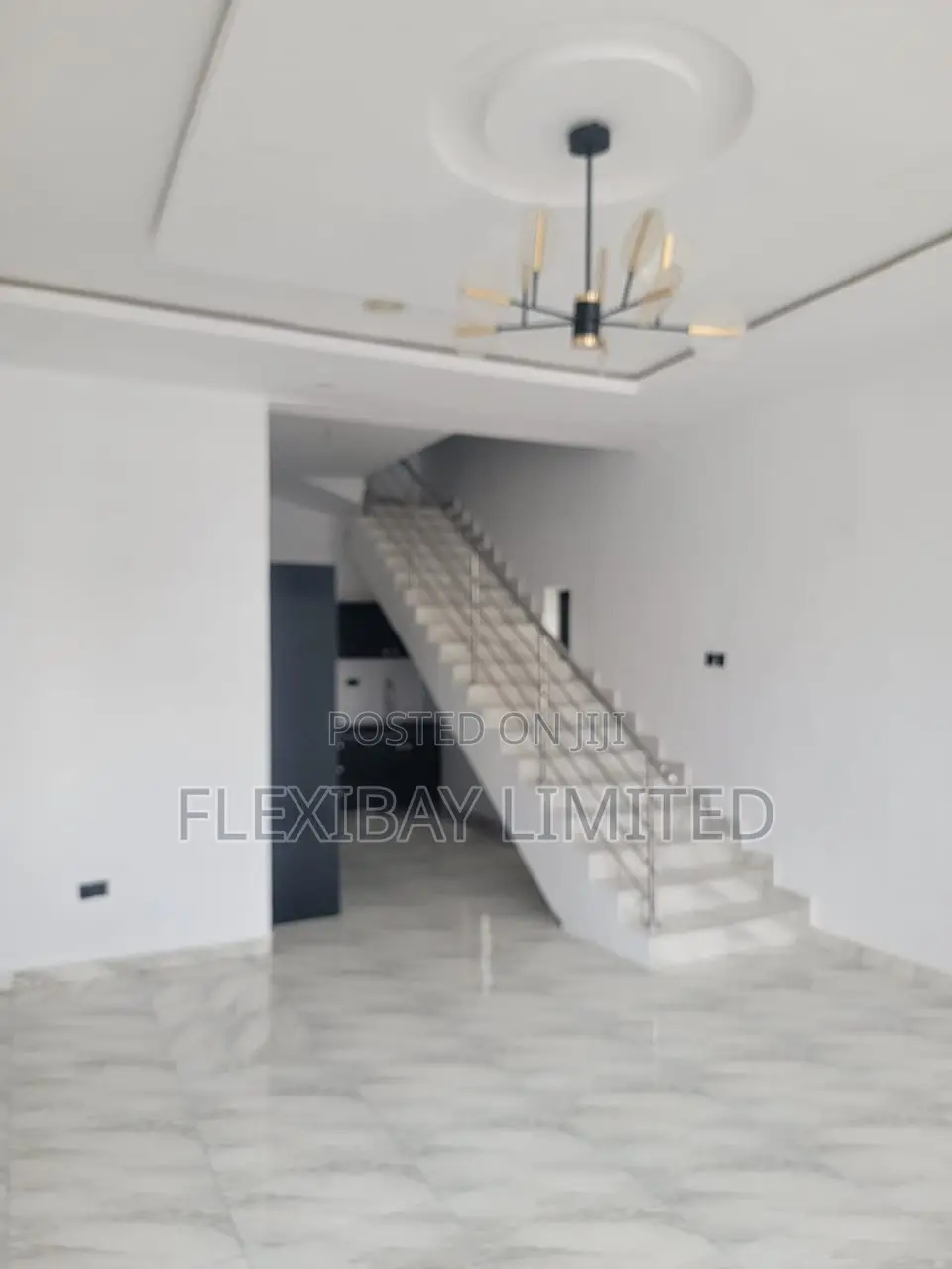 4bdrm Duplex in Chevron for rent in Chevron
