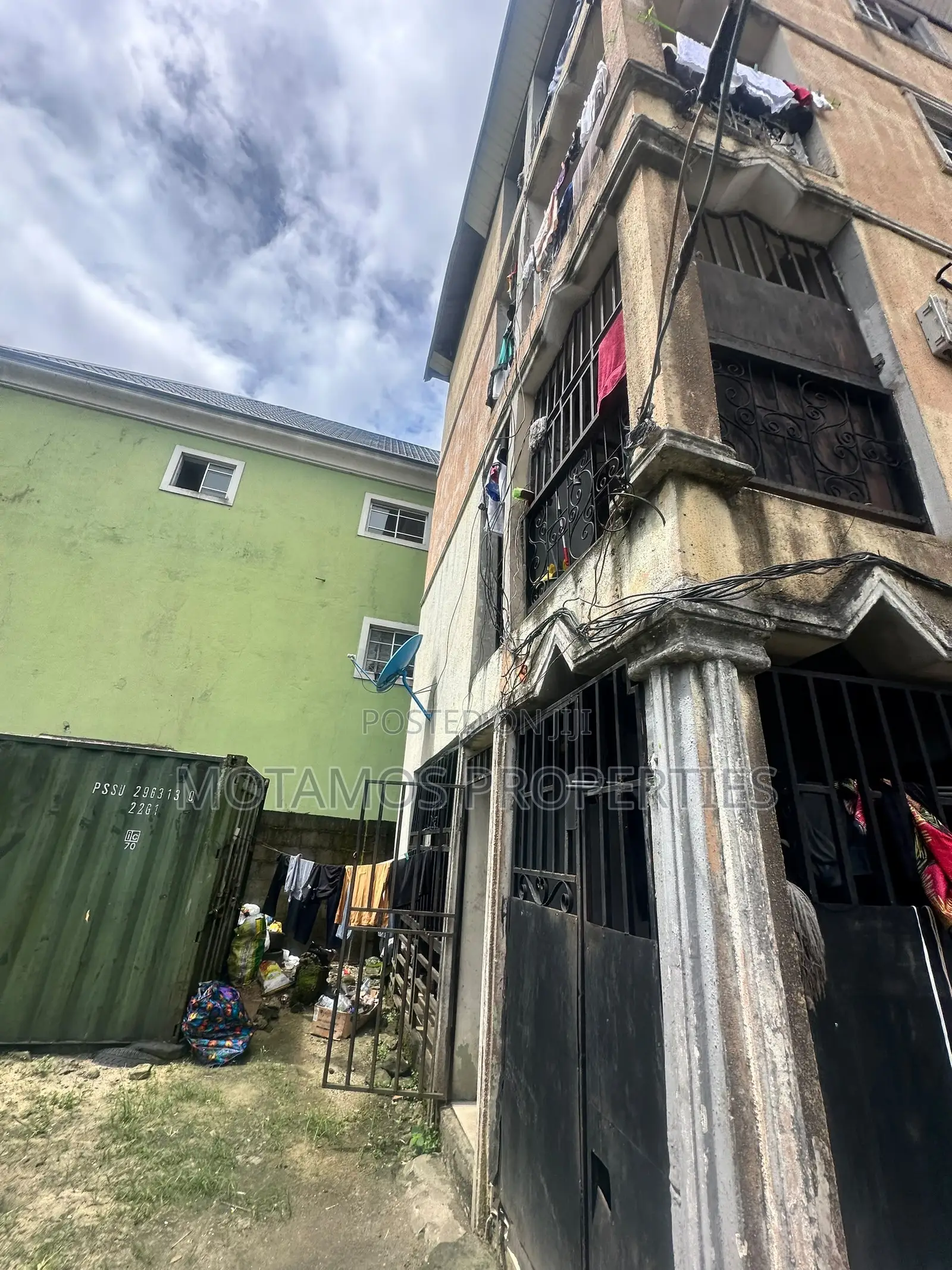 2bdrm Block of Flats in Along The Road, Obio-Akpor for sale in Obio-Akpor