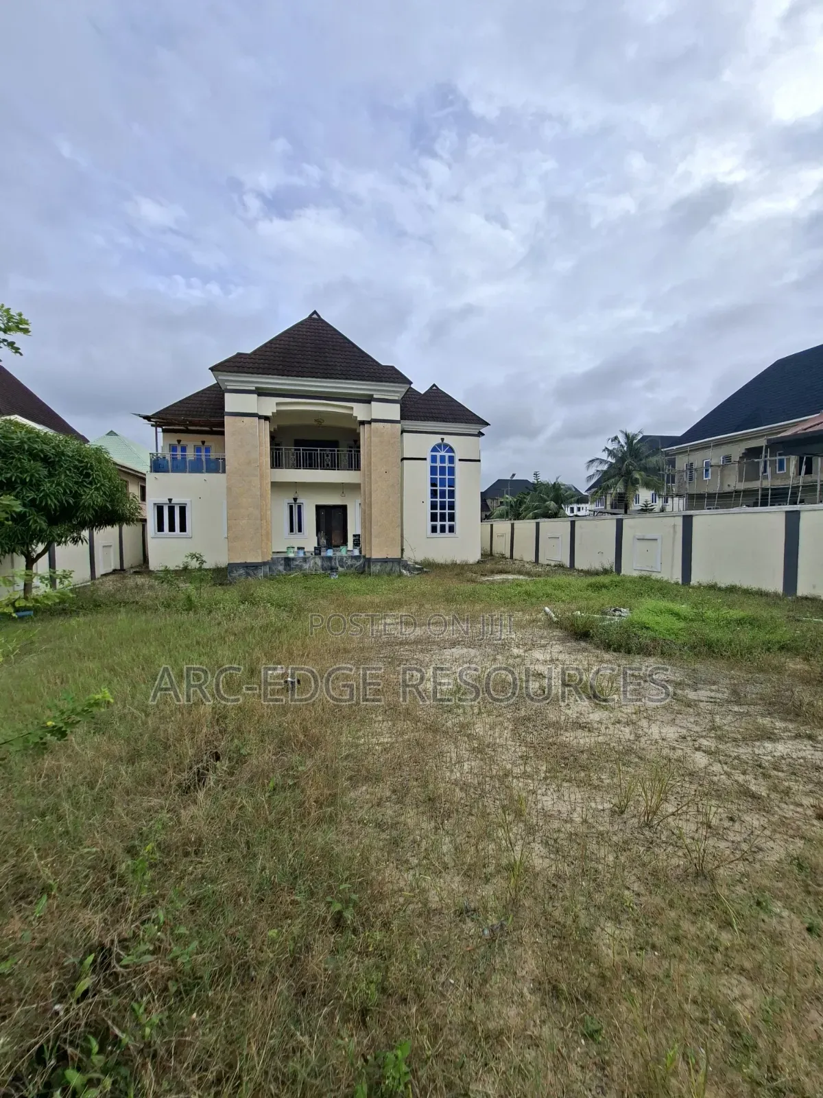 6bdrm Duplex in Ago Palace for sale in Ago Palace