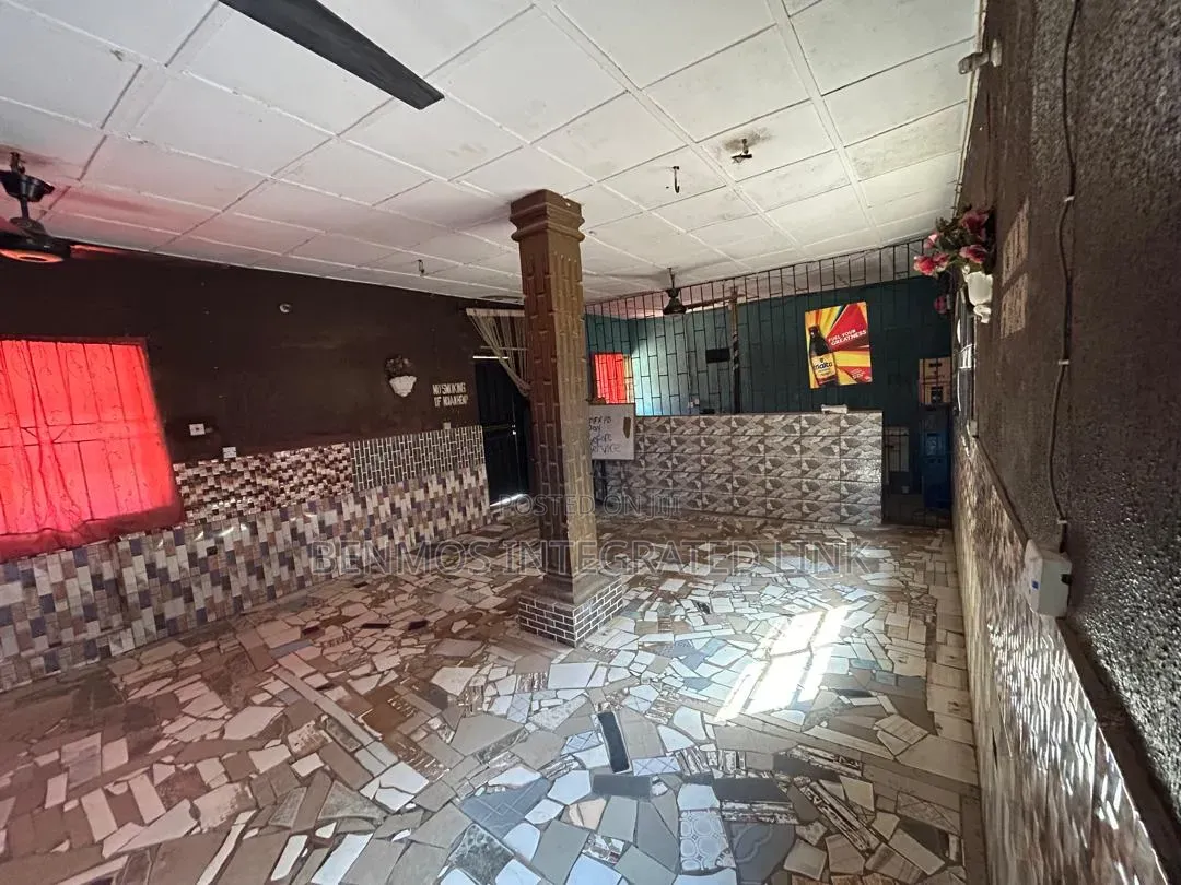 8bdrm Villa in Igbo Olomu, Ikorodu for rent in Ikorodu