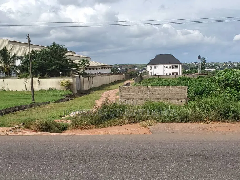 Commercial Land for Sale in Oshimili North