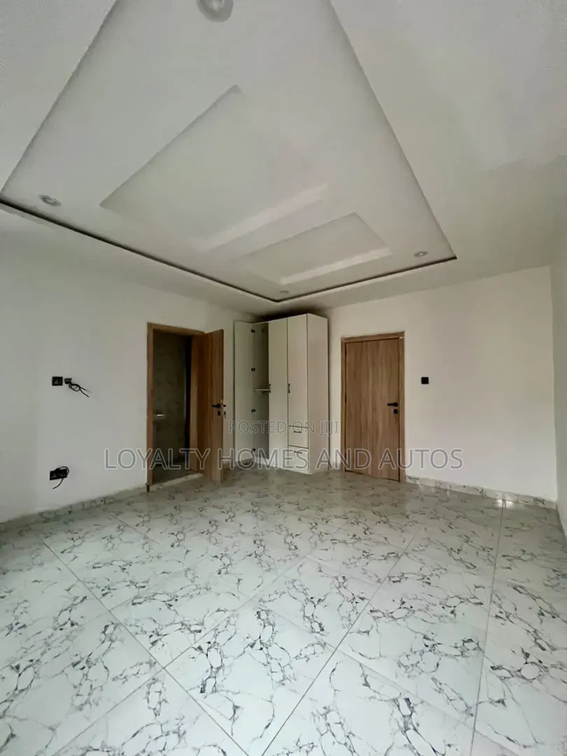 3bdrm Duplex in Pen Cinema for sale in Pen Cinema