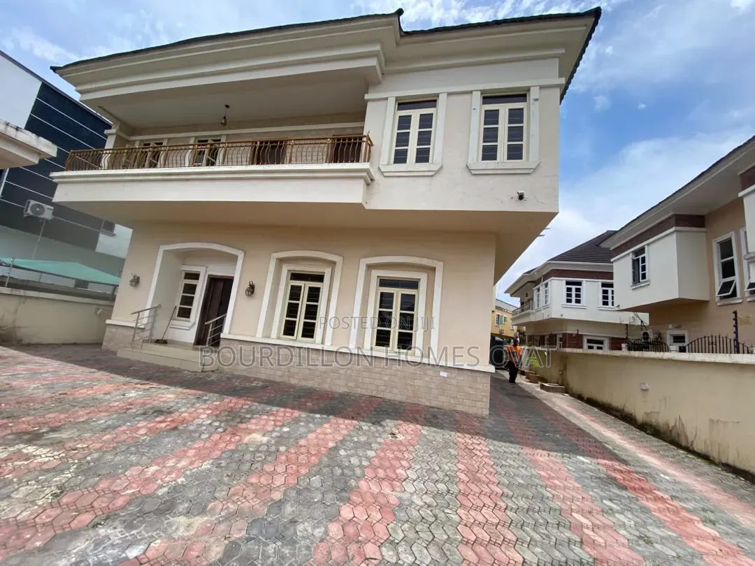 5bdrm Duplex in Lekki County Road for rent in Ikota