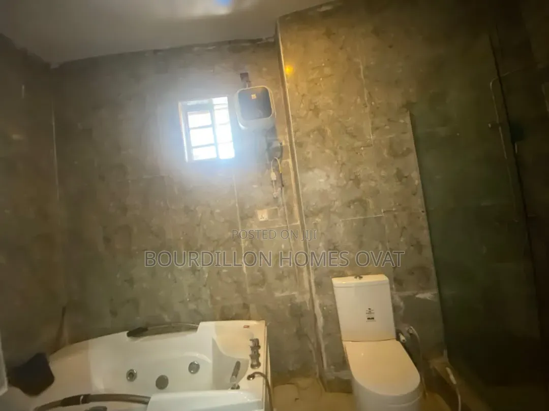4bdrm Duplex in Thomas Estate for rent in Thomas Estate