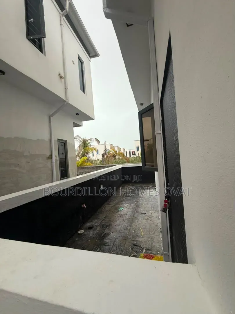 4bdrm Duplex in Ikota Lekki Lagos for sale in Ikota