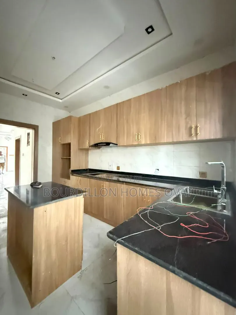 4bdrm Duplex in Ikota Lekki Lagos for sale in Ikota