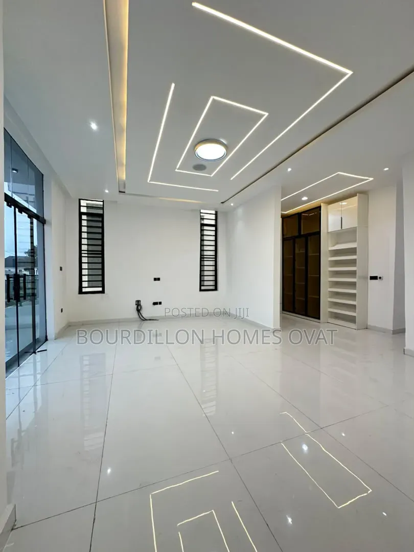 5bdrm Duplex in Ikota Lekki Lagos for sale in Ikota