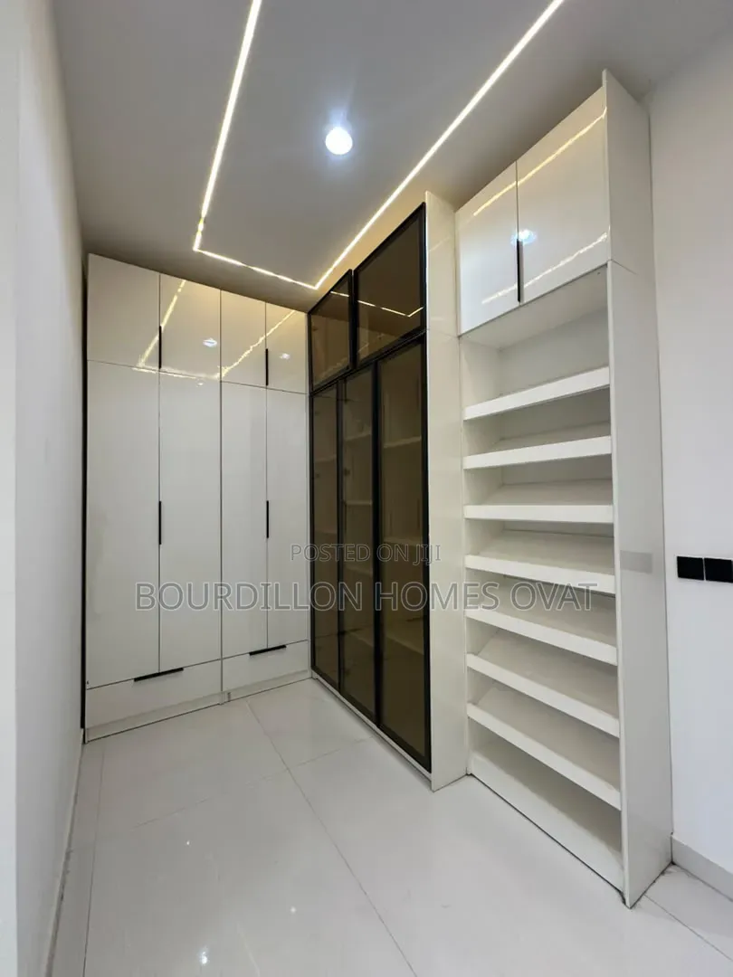 5bdrm Duplex in Ikota Lekki Lagos for sale in Ikota