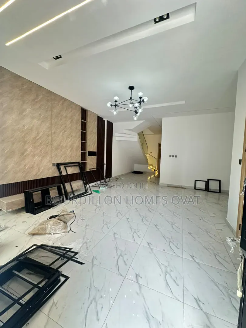 5bdrm Duplex in Orchid Lekki Lagos for sale in Lekki Expressway