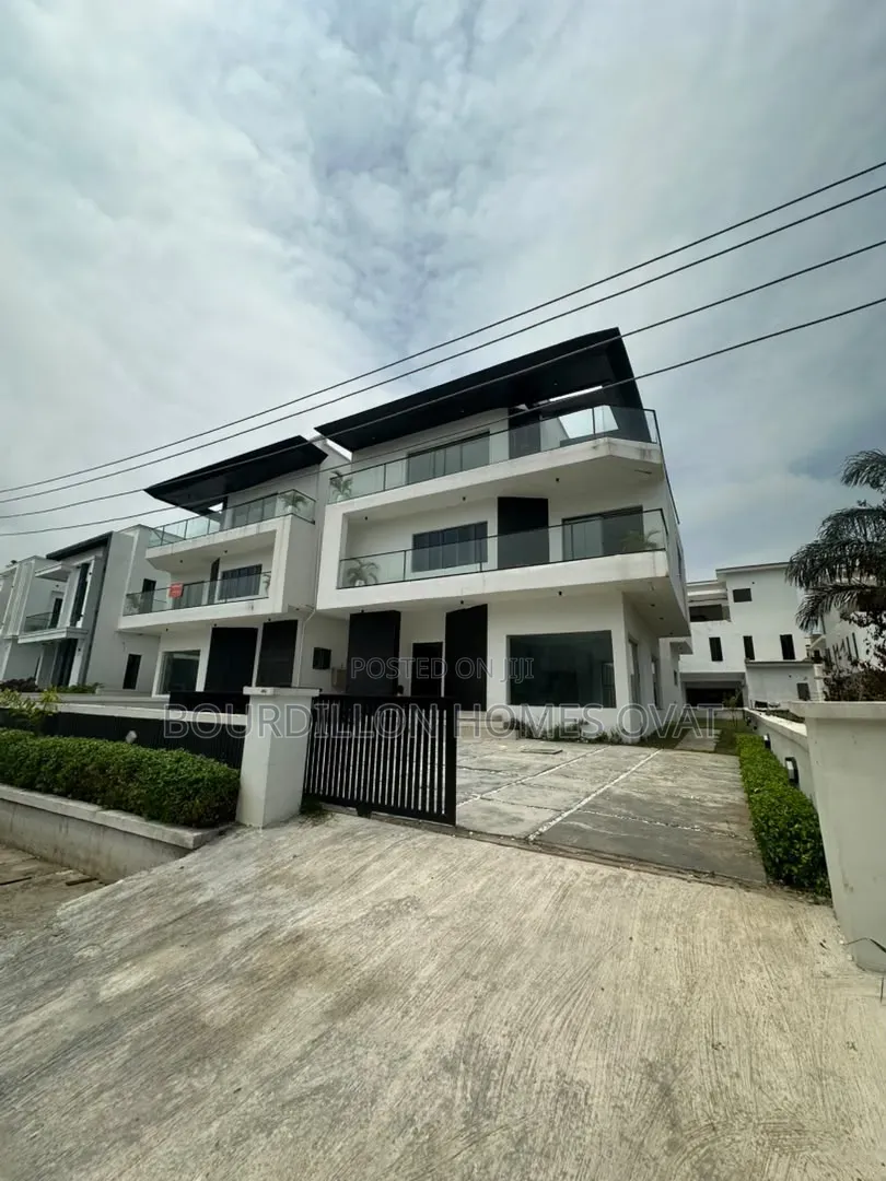5bdrm Duplex in Megamound Estate for sale in Lekki Expressway