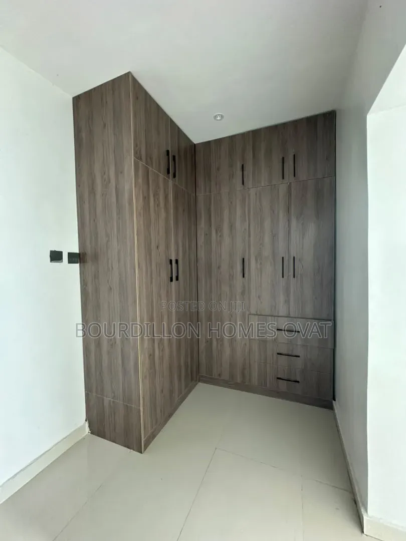 5bdrm Duplex in Megamound Estate for sale in Lekki Expressway