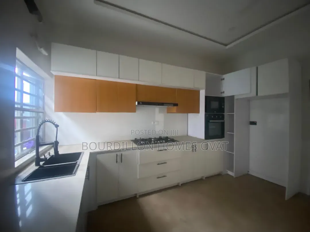 4bdrm Duplex in Illaje Ajah Lagos for rent in Ado / Ajah