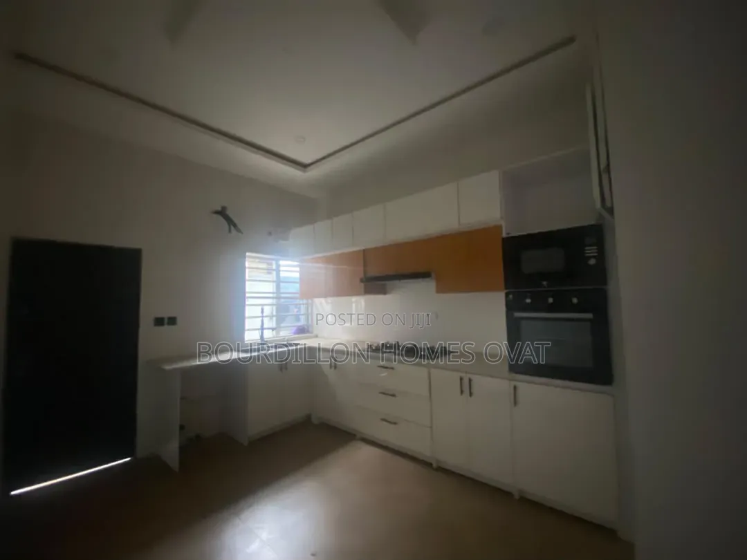 4bdrm Duplex in Illaje Ajah Lagos for rent in Ado / Ajah