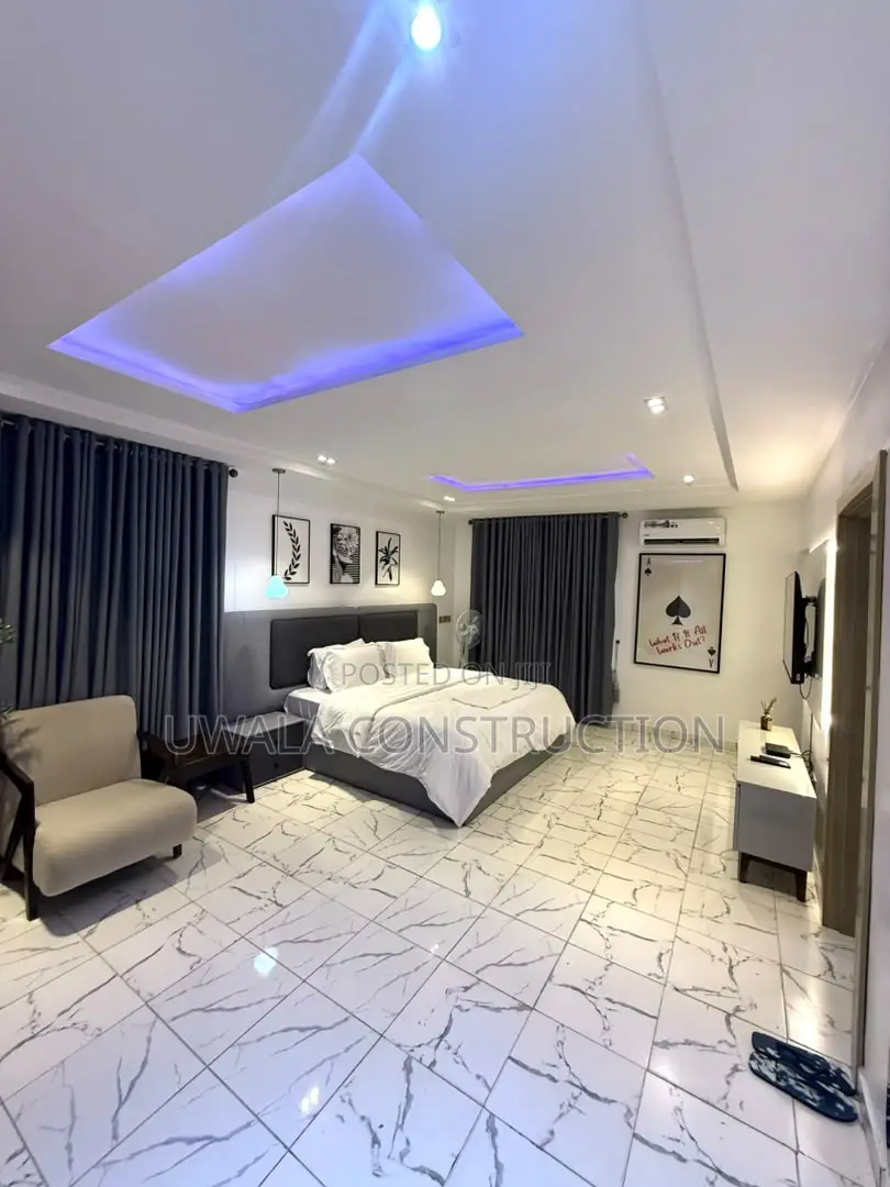 Classic 2-Bedroom Apartment in Guzape District